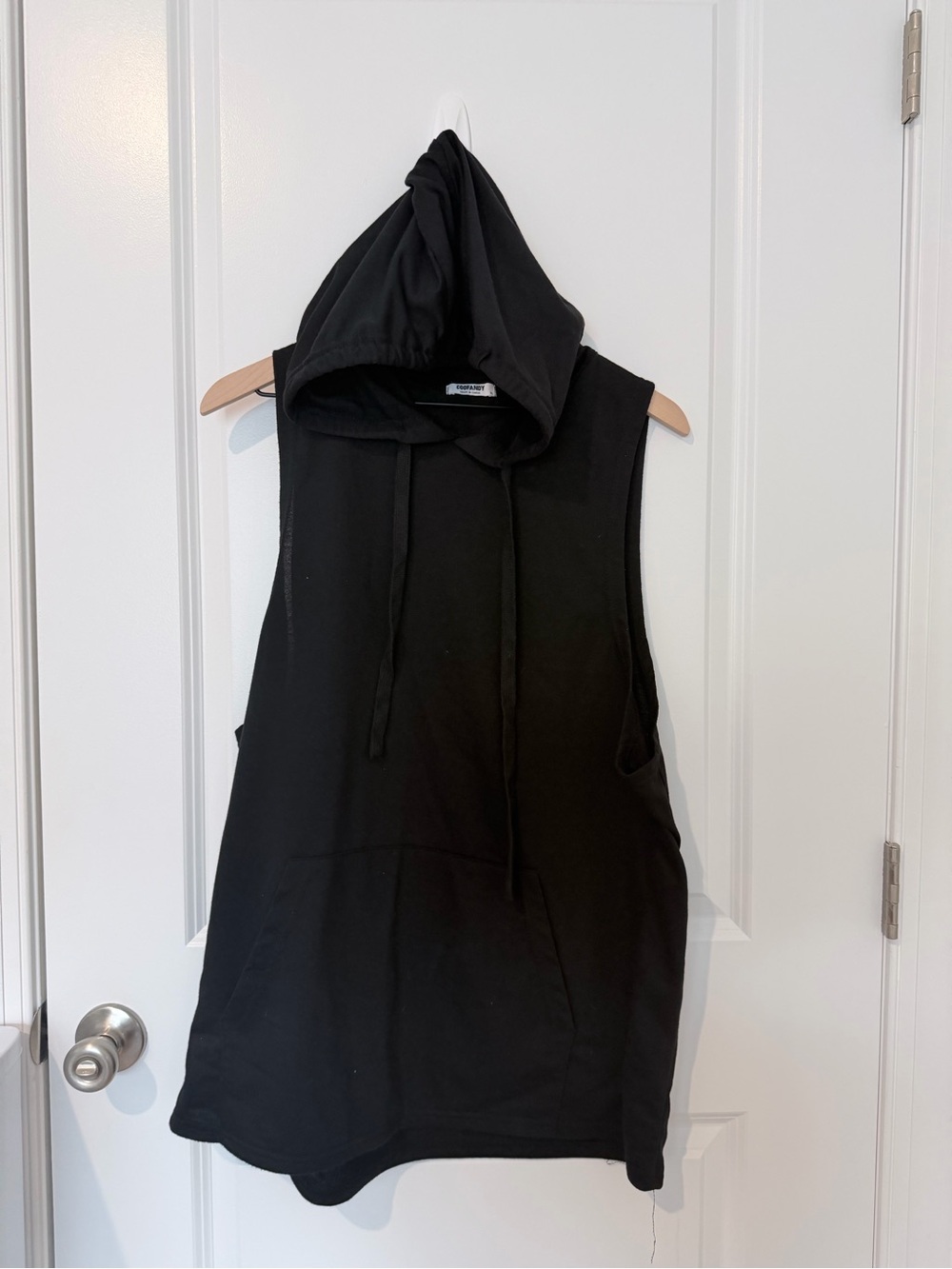 Men's Black Sleeveless Hooded Tank Top - Athletic Layering